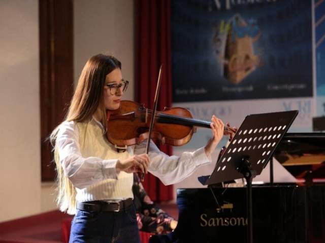 ASIA TERMINE viola €50