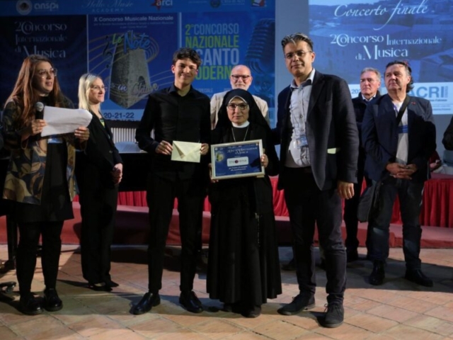 PREMIO SPECIALE SOLISTI SEZIONE CHITARRA PARTECIPAZIONE AL BRNO INTERNATIONAL GUITAR FESTIVAL BORSA DI STUDIO €350 “THEOREMA” LUZZI (CS)
