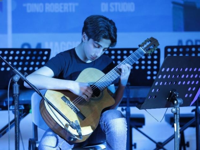 ANTONIO CAMPAGNA chitarra €50 - BORSA DI STUDIO DI €150 “ROSSO TONO” ACRI (CS) EX-EQUO