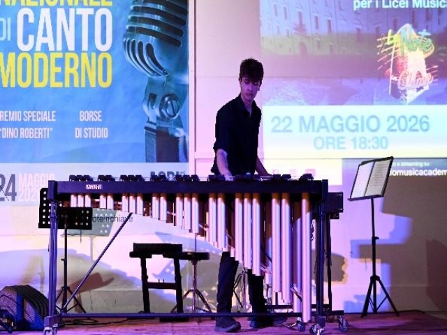BORSA DI STUDIO DI €240 “KIWANIS” ACRI (CS) SEZ. 4 SOLISTI LICEO EX-AEQUO EX-AEQUO BORRELLI MIRIAM flauto € 80 FALCONE ANDREA violoncello € 80 COSTA GABRIELE COSTANTINO percussioni €80